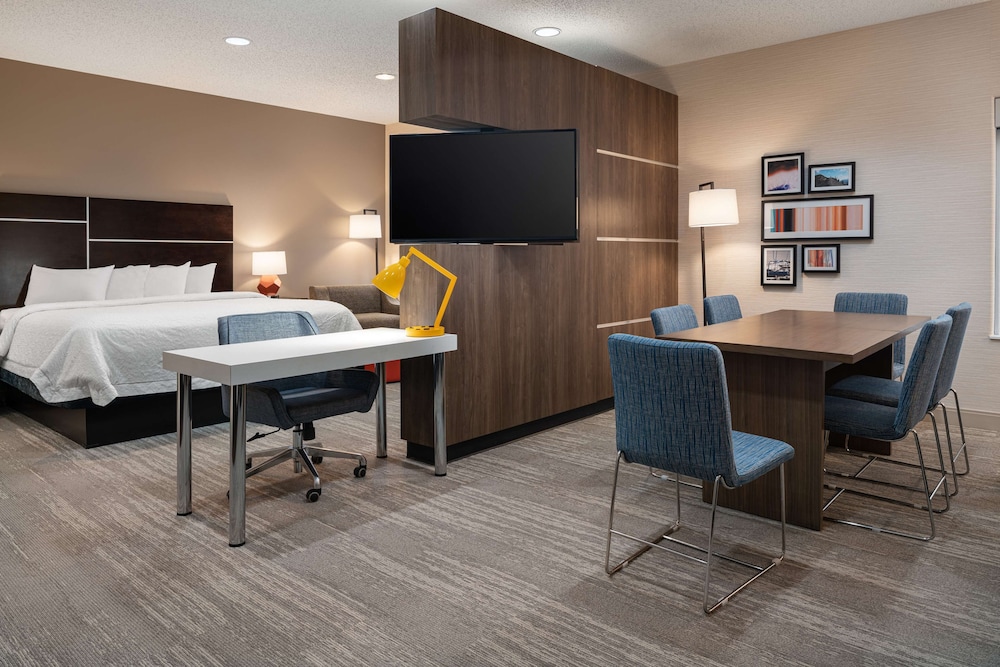 Hampton Inn Loveland - photo 10
