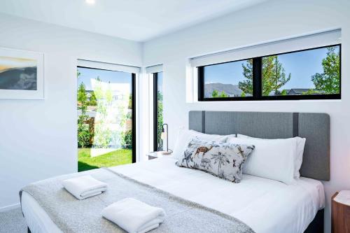 Alpine Serenity — 4-Star Luxury Hotel in Wanaka, New Zealand