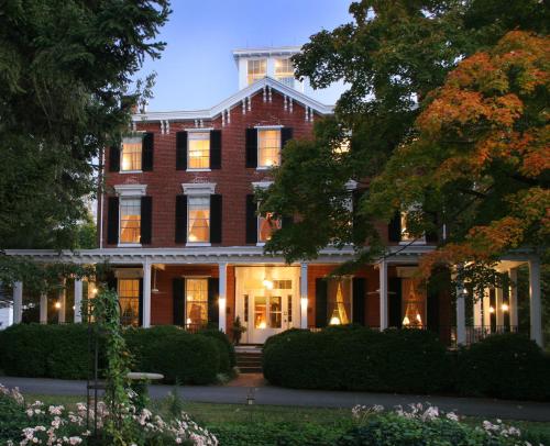 Brampton 1860 — 5-Star Luxury Hotel in Chestertown, United States