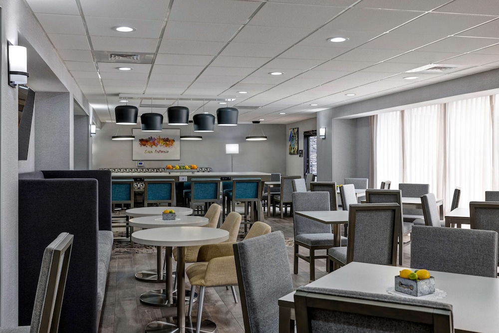 Hampton Inn San Antonio Downtown - photo 35