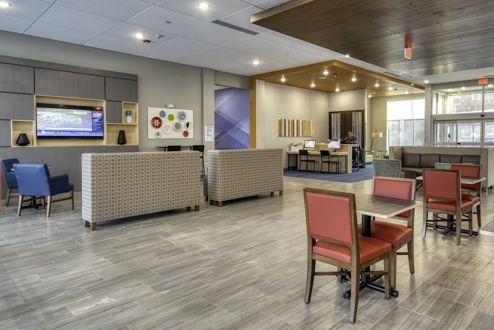Holiday Inn Express & Suites Omaha Downtown Old Market by IHG - photo 20