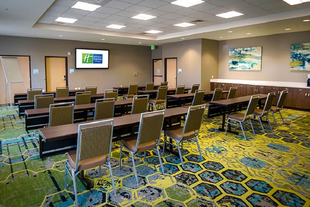 Holiday Inn Express & Suites Salt Lake City South Murray by IHG - photo 31