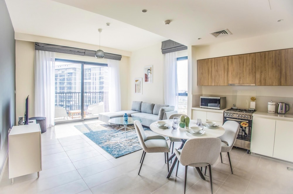Elite LUX Holiday Homes Upscale Stylish 2BR Dubai Hills — 4-Star Luxury Hotel in Dubai, United Arab Emirates