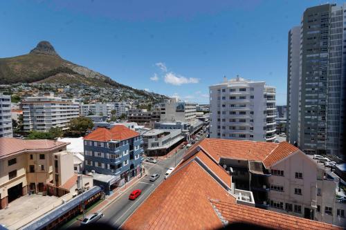 Flamingo luxury one bed room apartment in the heart of Sea Point Best location 24 7 security 5 mins to beach Book Now