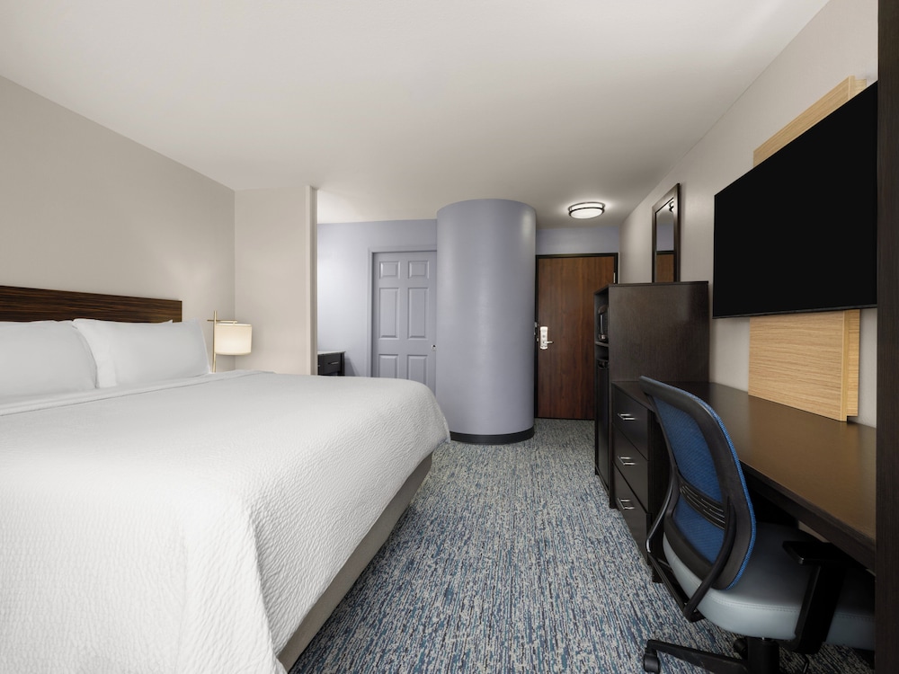 Garner Hotel Topeka West by IHG - photo 8