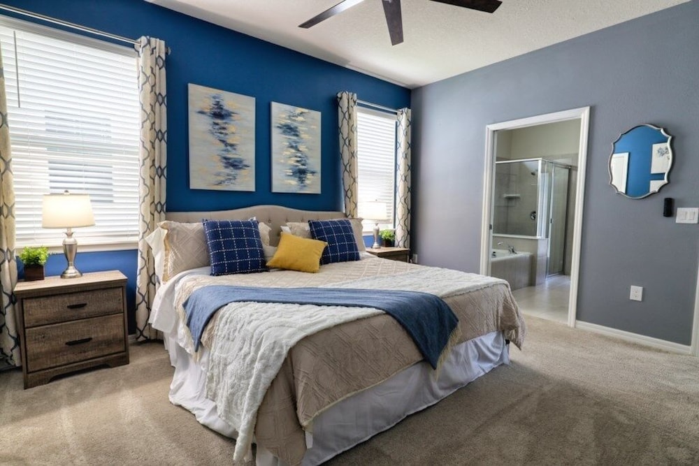 8 Bed Themed Windsor Island Resort Holiday Home 8 Bedroom Home by Redawning - photo 8