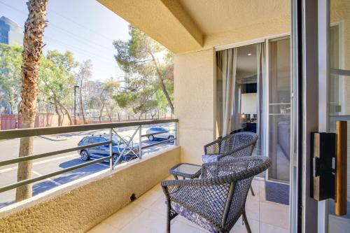 Walk to Las Vegas Strip Modern Condo with Patio