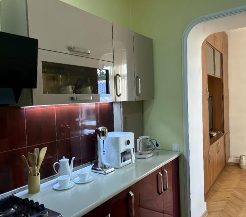 White Apartament in old tbilisi