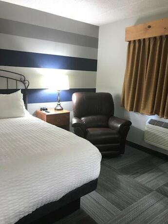 River District Hotel - photo 12