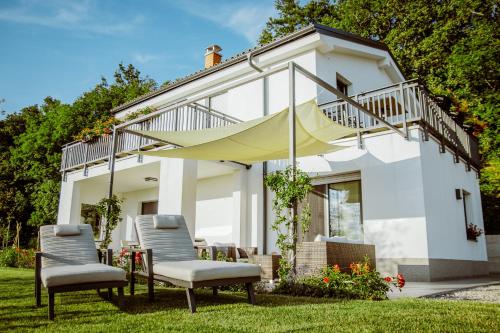 Hisa dobrega pocutja — 4-Star Luxury Hotel in Kozina, Slovenia