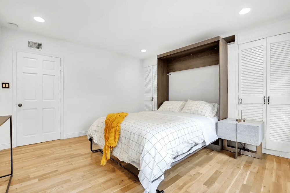 Dos Palos by Avantstay Mod Hollywood Sanctuary - photo 3