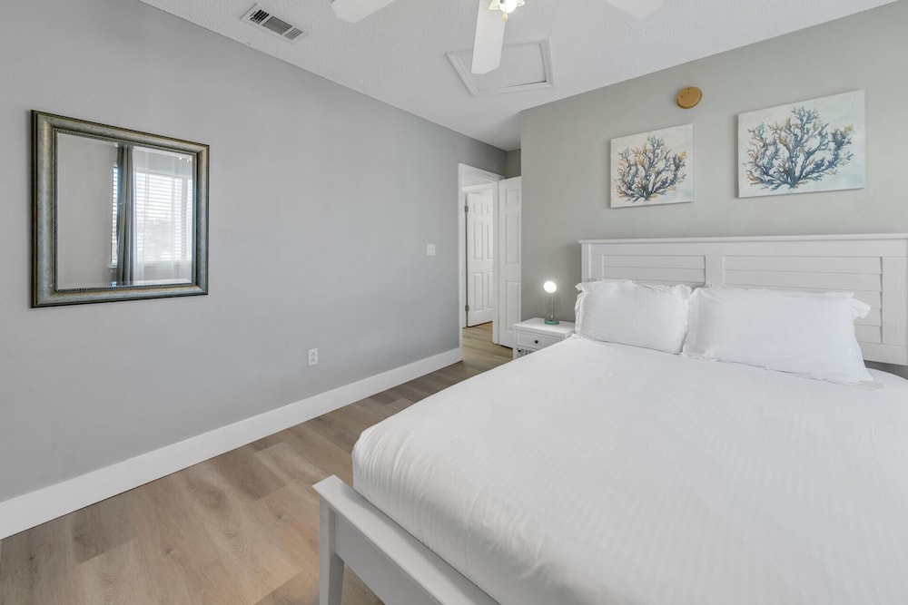 Crystal Village II Unit 16B - photo 5