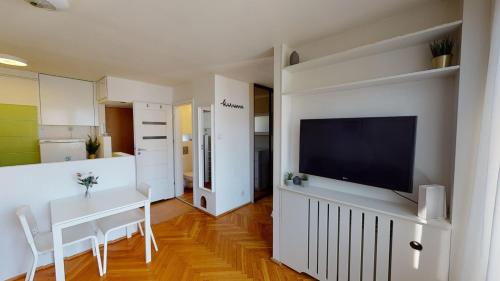 Studio in Centro Stile Varsavia con Check in Automatico H24 — 4-Star Luxury Hotel in Casale Monferrato, Italy