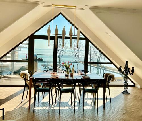 Apartament Masuria Sky w Nautica Resort z widokiem na jezioro Niegocin in Gizycko, Poland