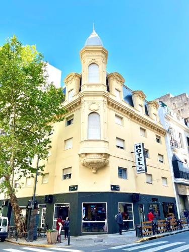 Hotel Dos Mundos in Buenos Aires, Argentina