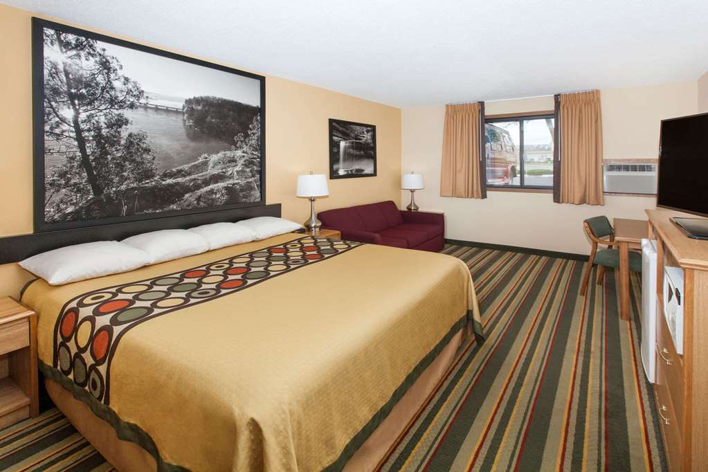 Super 8 by Wyndham Ottawa Starved Rock - photo 12