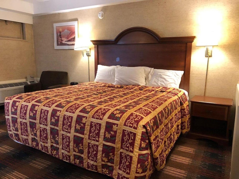 Red Carpet Inn North Syracuse - photo 20