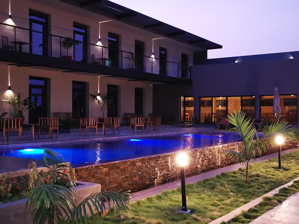 Au Bord De L'eau - carbon neutral hotel in Bamako