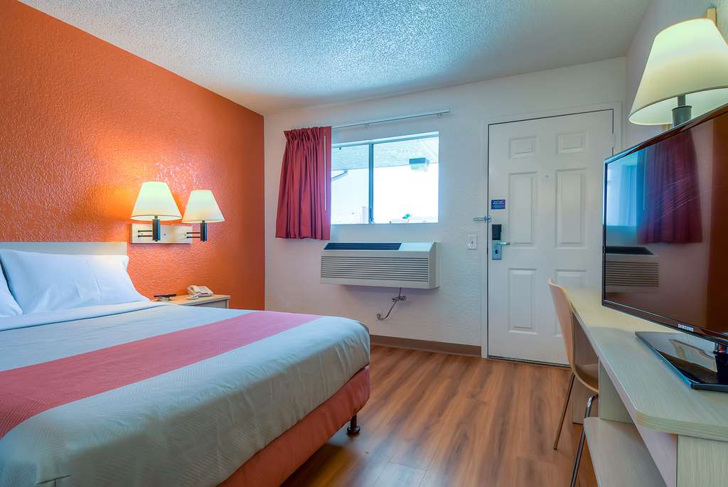 Motel 6 Rowland Heights CA Los Angeles Pomona - photo 11