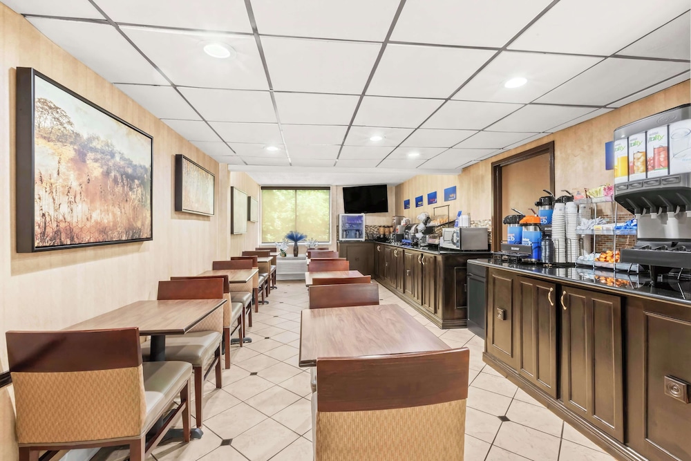 Best Western Hazlet Inn - photo 30