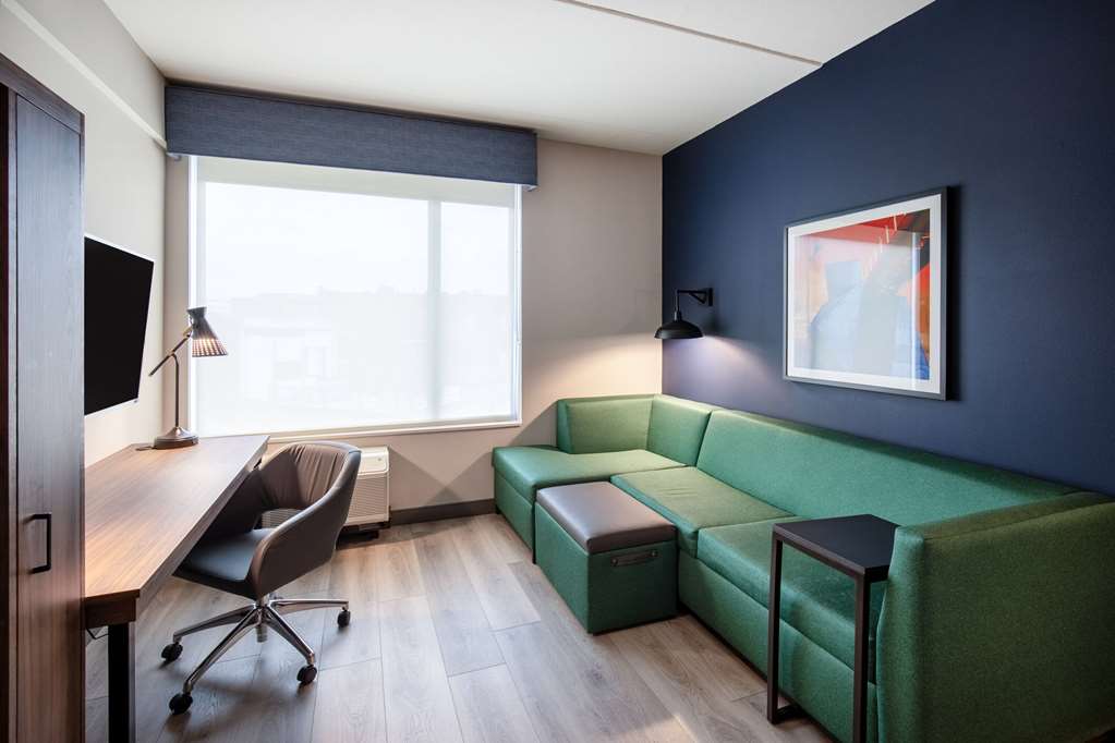 La Quinta Inn & Suites by Wyndham Chattanooga Downtown South - photo 18