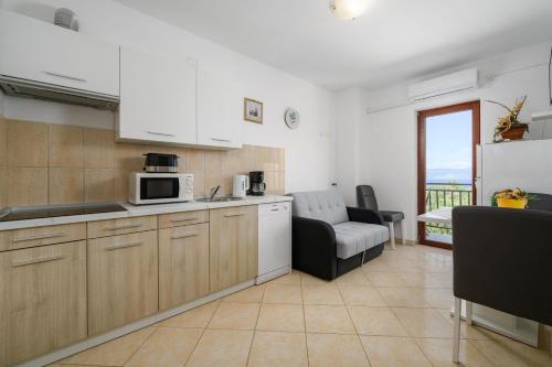 Ferienwohnung 5235 7 in Drenje — 4-Star Luxury Hotel in Drenje, Croatia