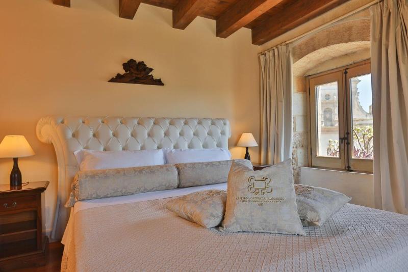 Castello Castriota Scanderbeg Suites De Charme — Galatina