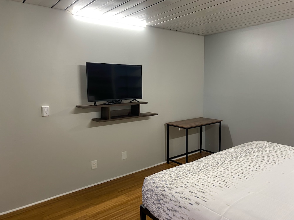Discovery Inn Macon - photo 8