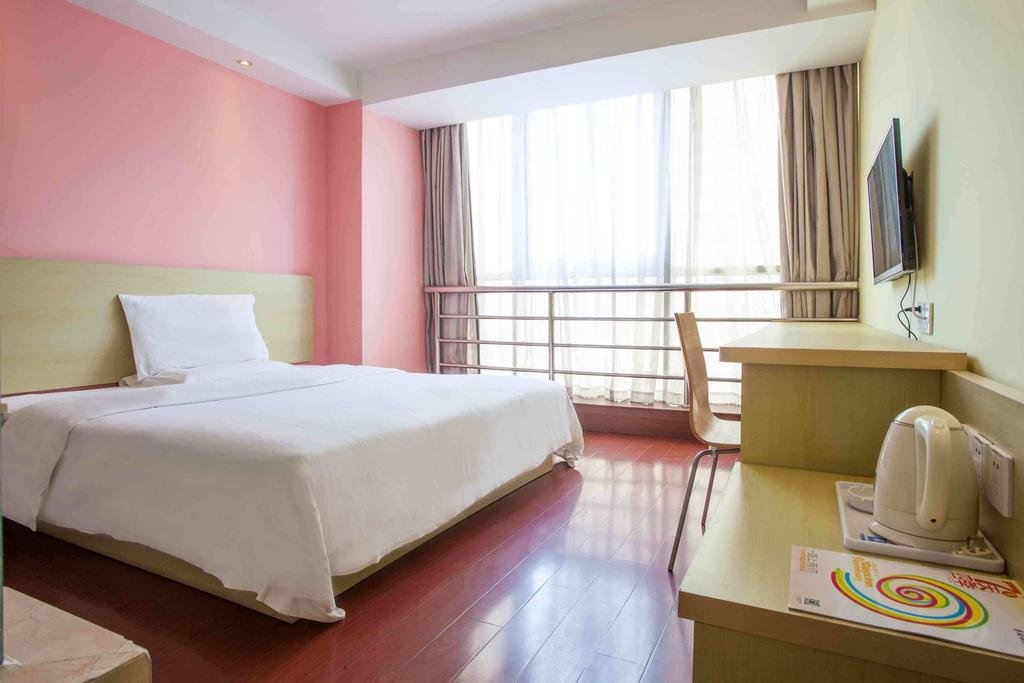 7Days Inn Chongqing Daxigou Renhe Street in Yuzhong Chengguanzhen, People's Republic of China