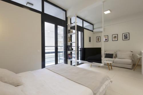 Sci Fi Themed Studio in Koukaki — 4-Star Luxury Hotel in Athens, Greece