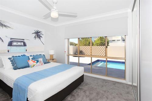 Beautiful Beach House in the Heart of Town — 4-Star Luxury Hotel in Coolum Beach, Australia