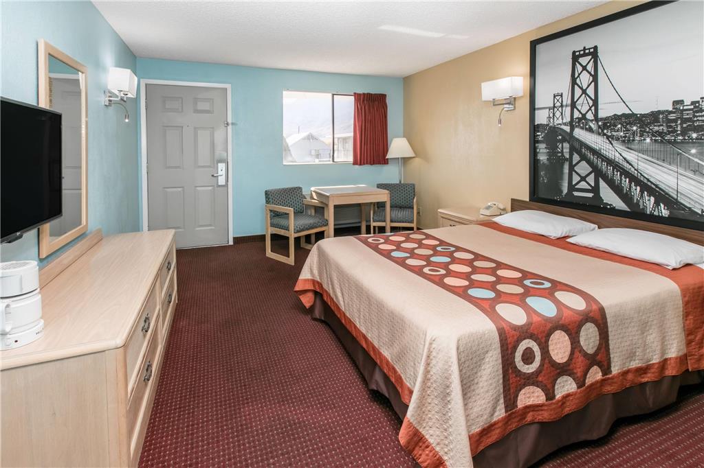 Super 8 by Wyndham Bishop - photo 13