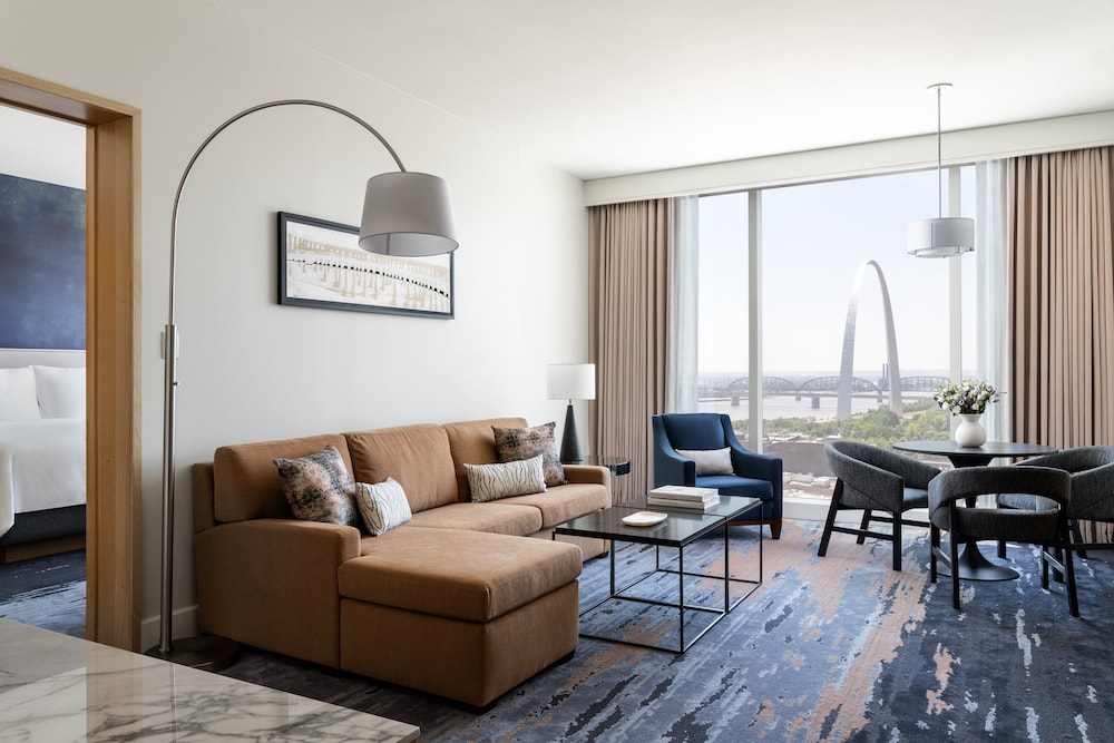 Four Seasons Hotel St Louis - photo 17