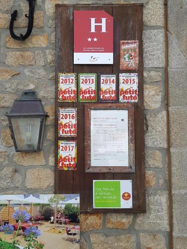 Hotel De Bretagne in Pont-L'abbe, France