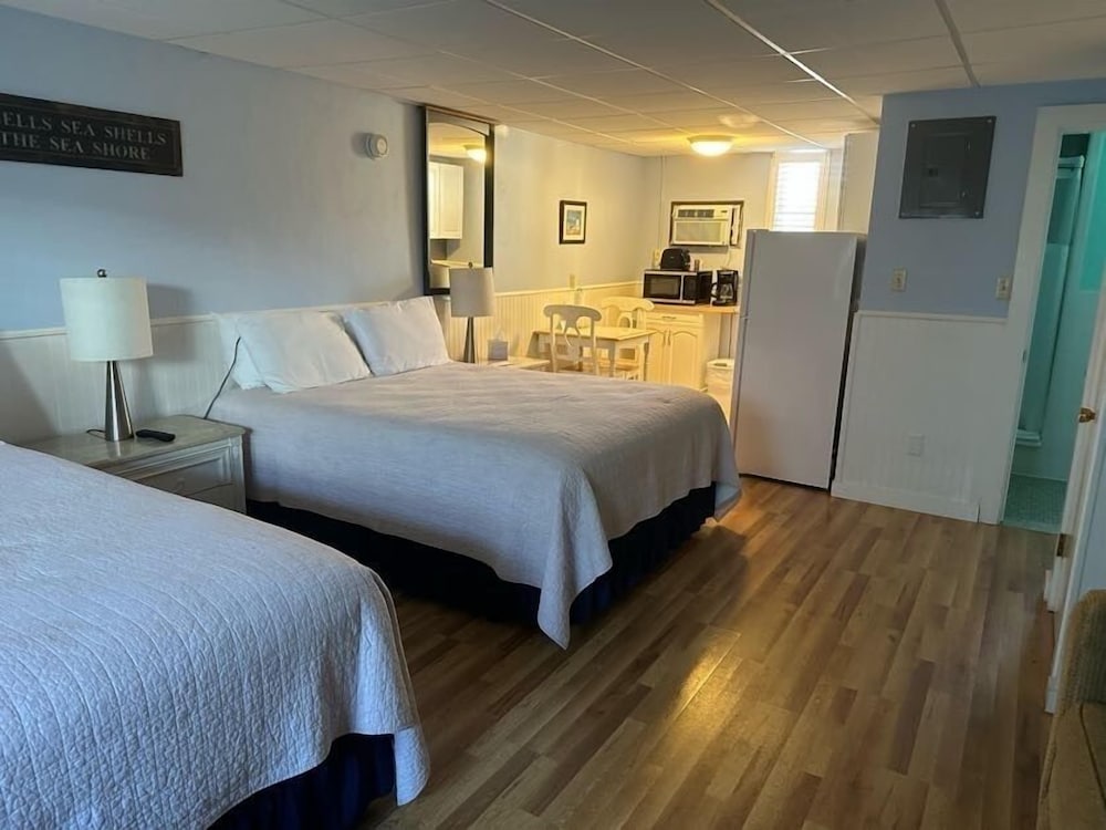 Vineyard Harbor Motel Private Beach - photo 177