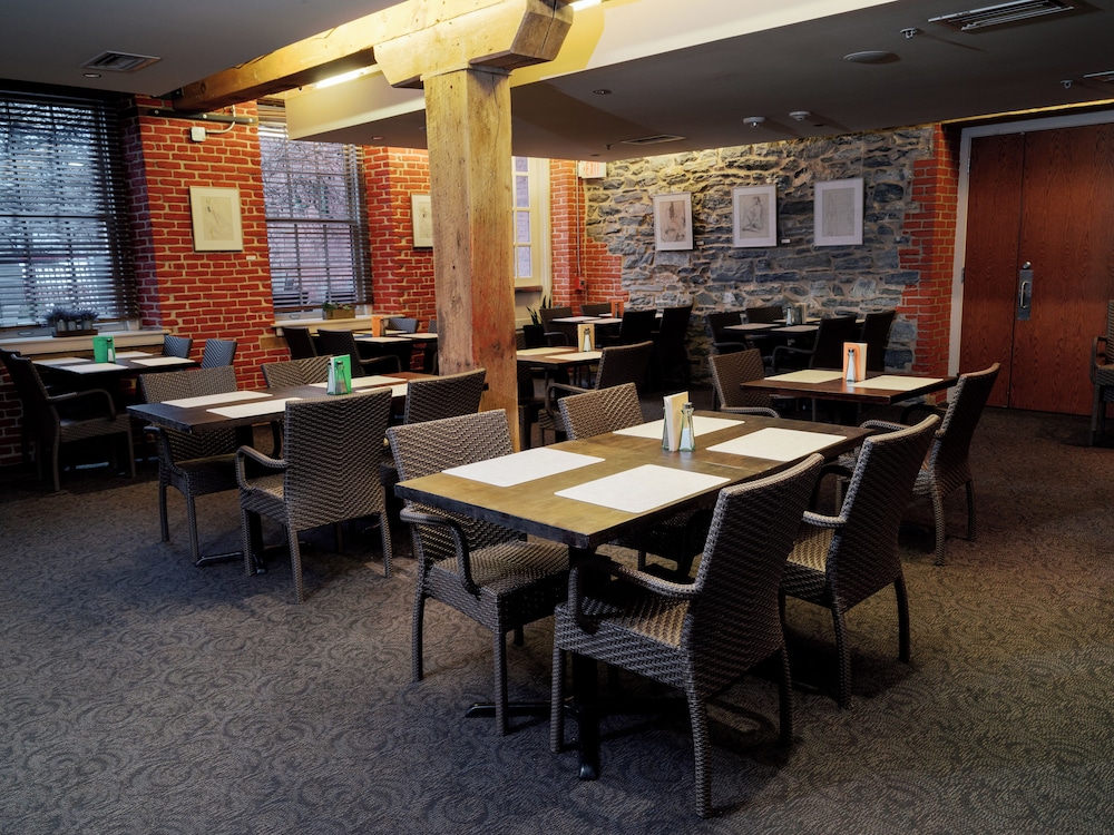 Lancaster Arts Hotel - photo 37