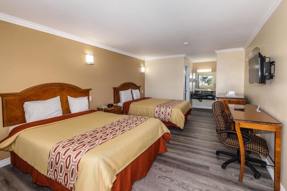 Sea Rock Inn Los Angeles - photo 12