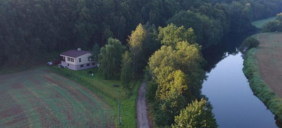 Dom Nad Bobrem Agatowe Kamyki — hotel in Wlen