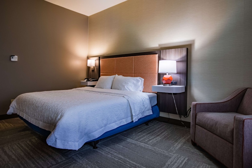 Hampton Inn Hadley Amherst Area - photo 12