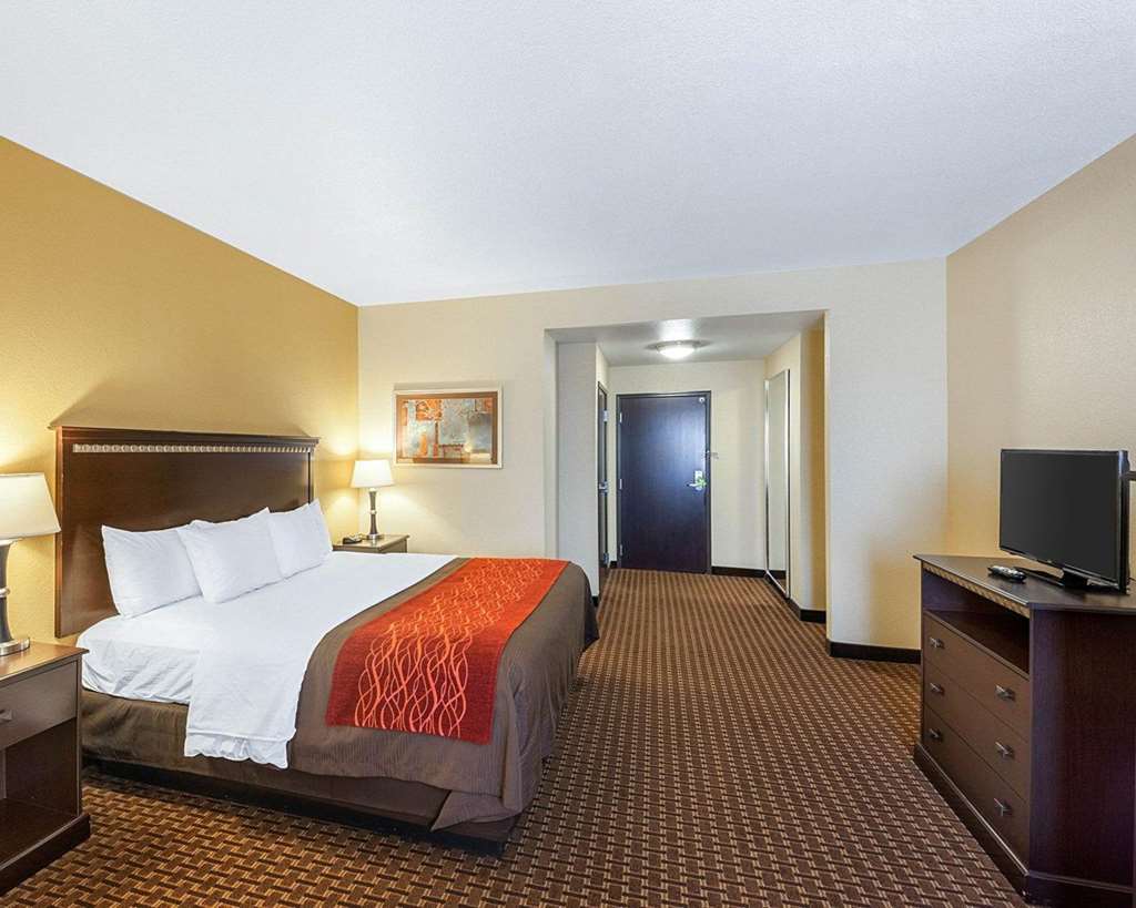 Comfort Inn & Suites Regional Medical Center - photo 12