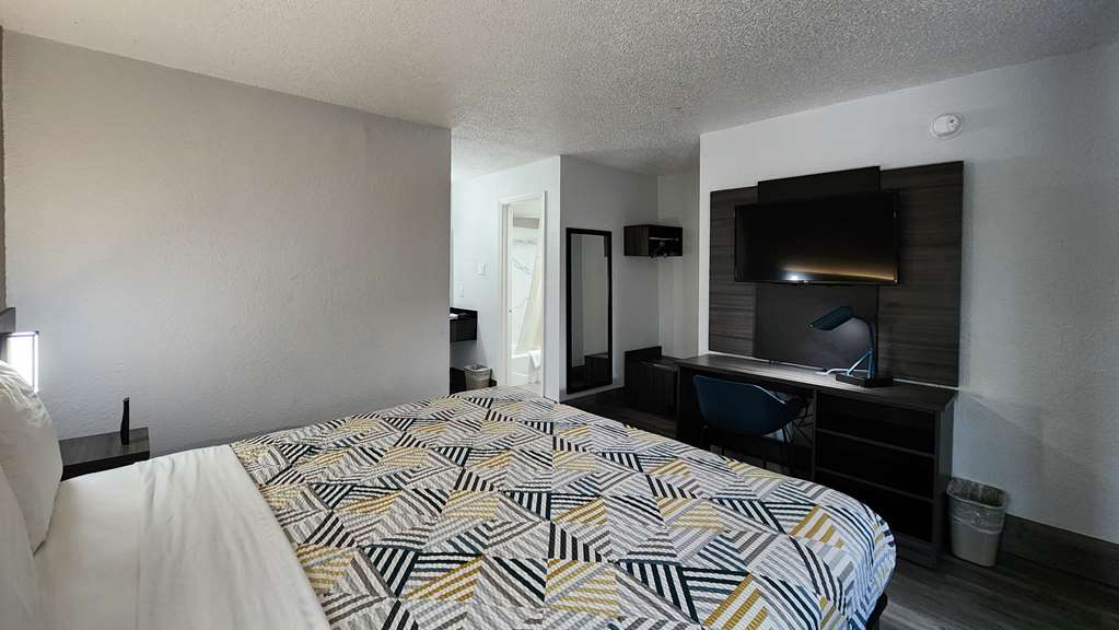 Motel 6 Houston TX Medical Center NRG Stadium - photo 31