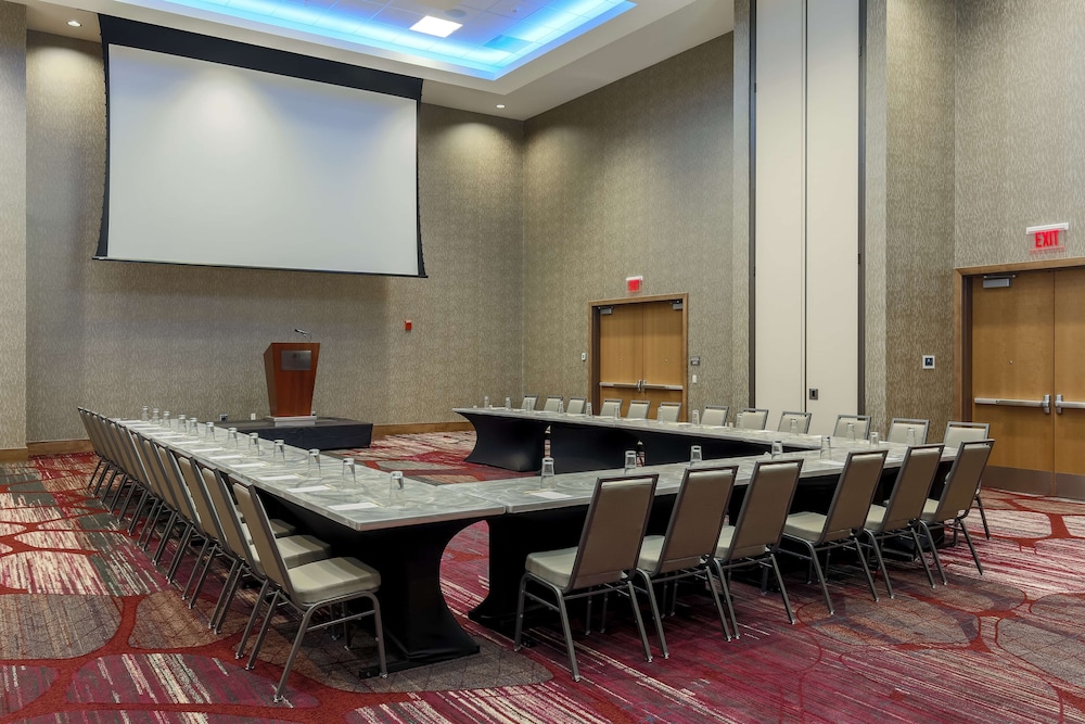 DoubleTree by Hilton Evansville - photo 63