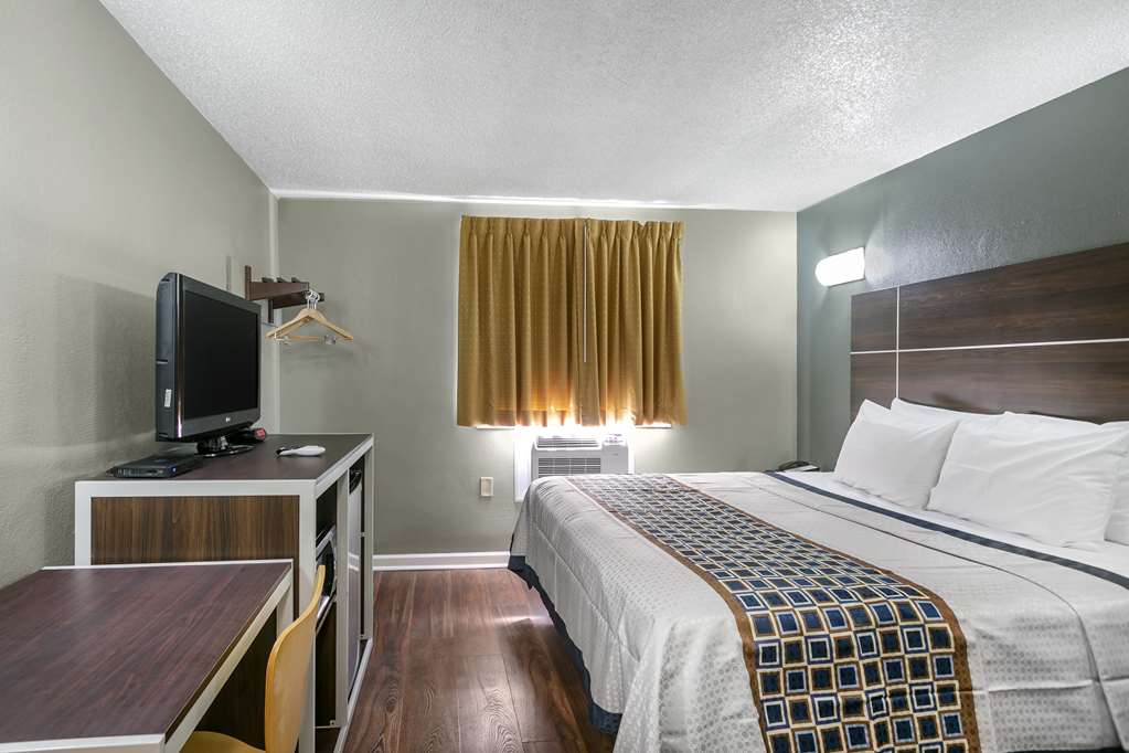Rodeway Inn Bristol near Sesame Place - photo 19
