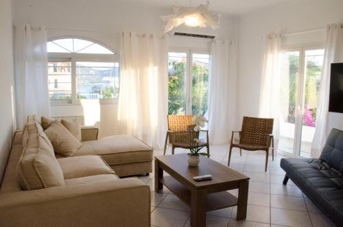 Eva's house — 4-Star Luxury Hotel in Chalkida, Greece