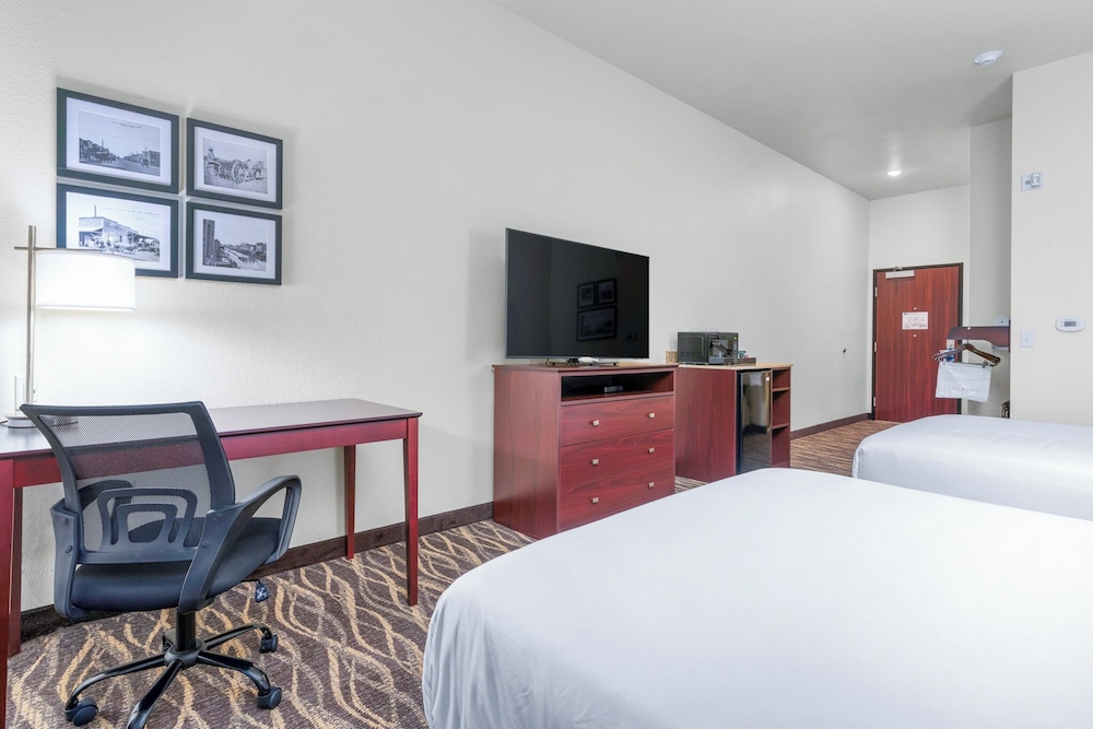 Cobblestone Hotel & Suites Lynden - photo 28