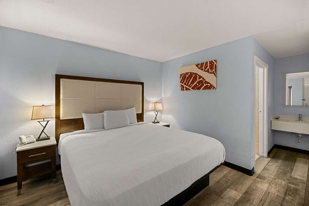 Rodeway Inn Midland South - photo 14