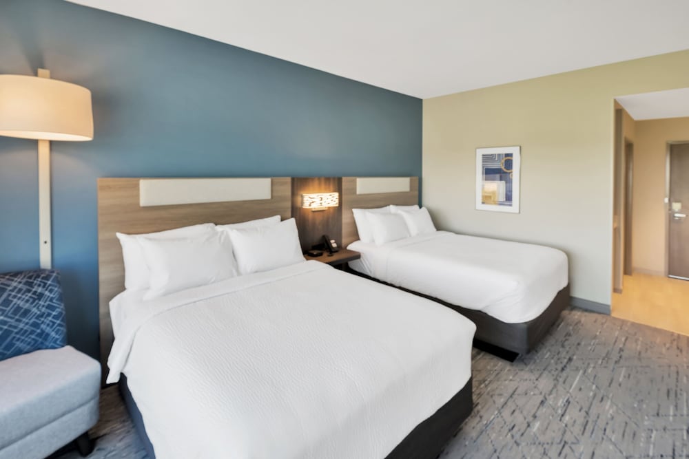 Holiday Inn Express & Suites Fort Walton Beach Eglin Area by IHG - photo 36