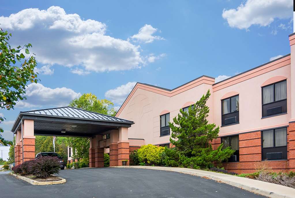 Quality Inn & Suites Kearneysville Martinsburg - photo 3