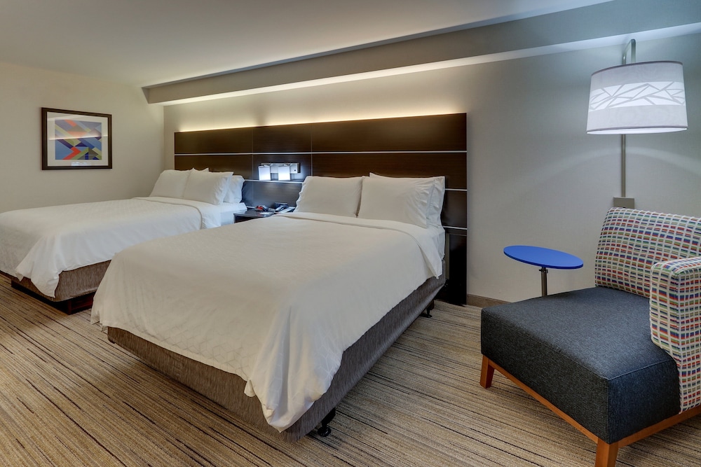 Holiday Inn Express & Suites Troy by IHG - photo 31