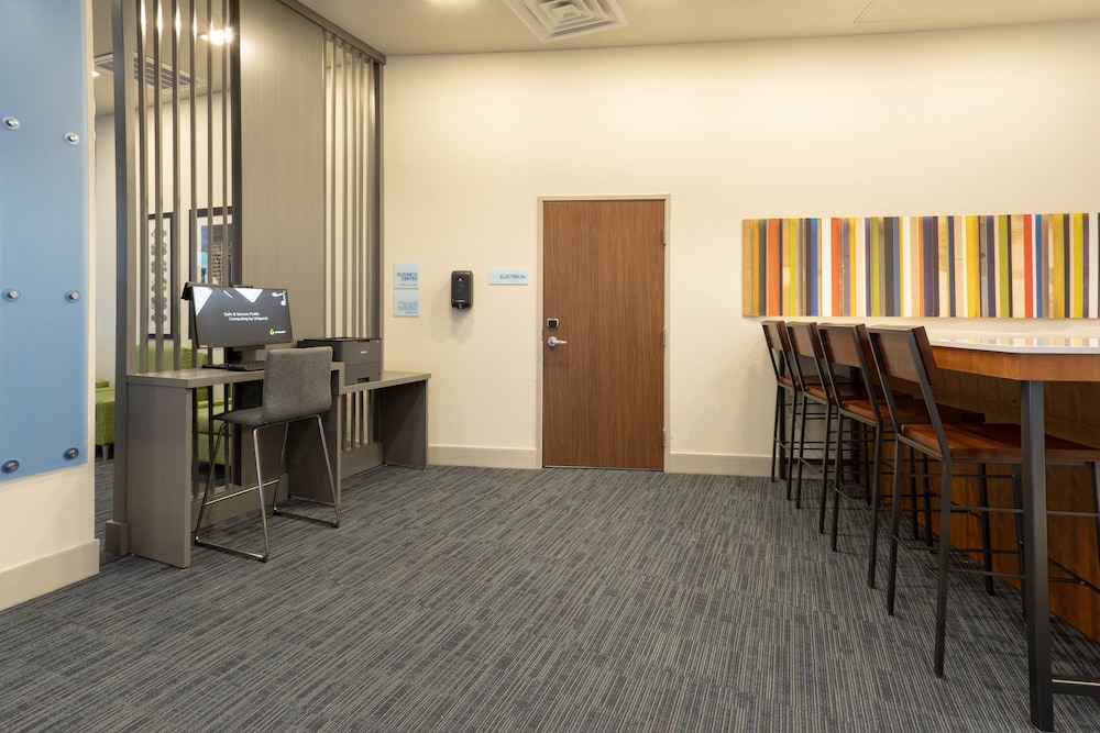 Holiday Inn Express & Suites Firestone Longmont by IHG - photo 20